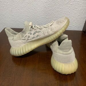 Yeezy Kids Beige Sneakers